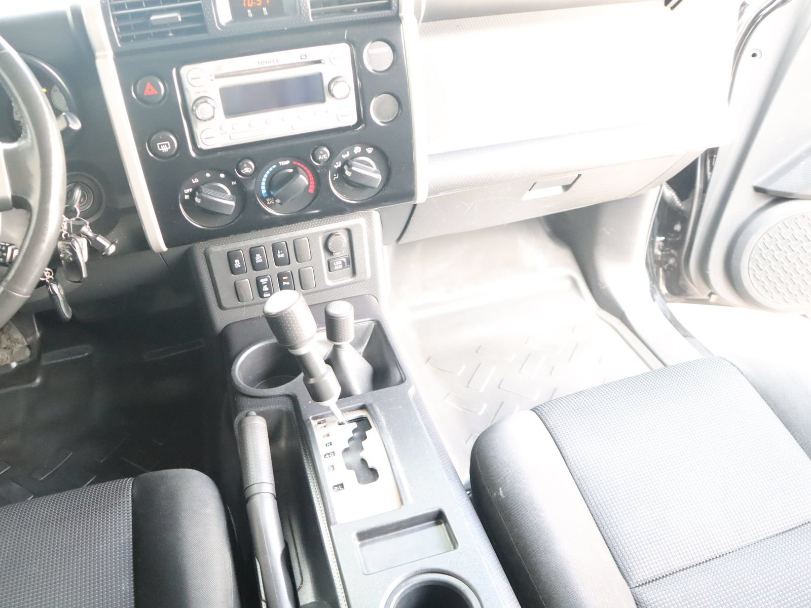 Used 2011 Toyota FJ Cruiser 4WD w/ Upgrade Pkg image 27