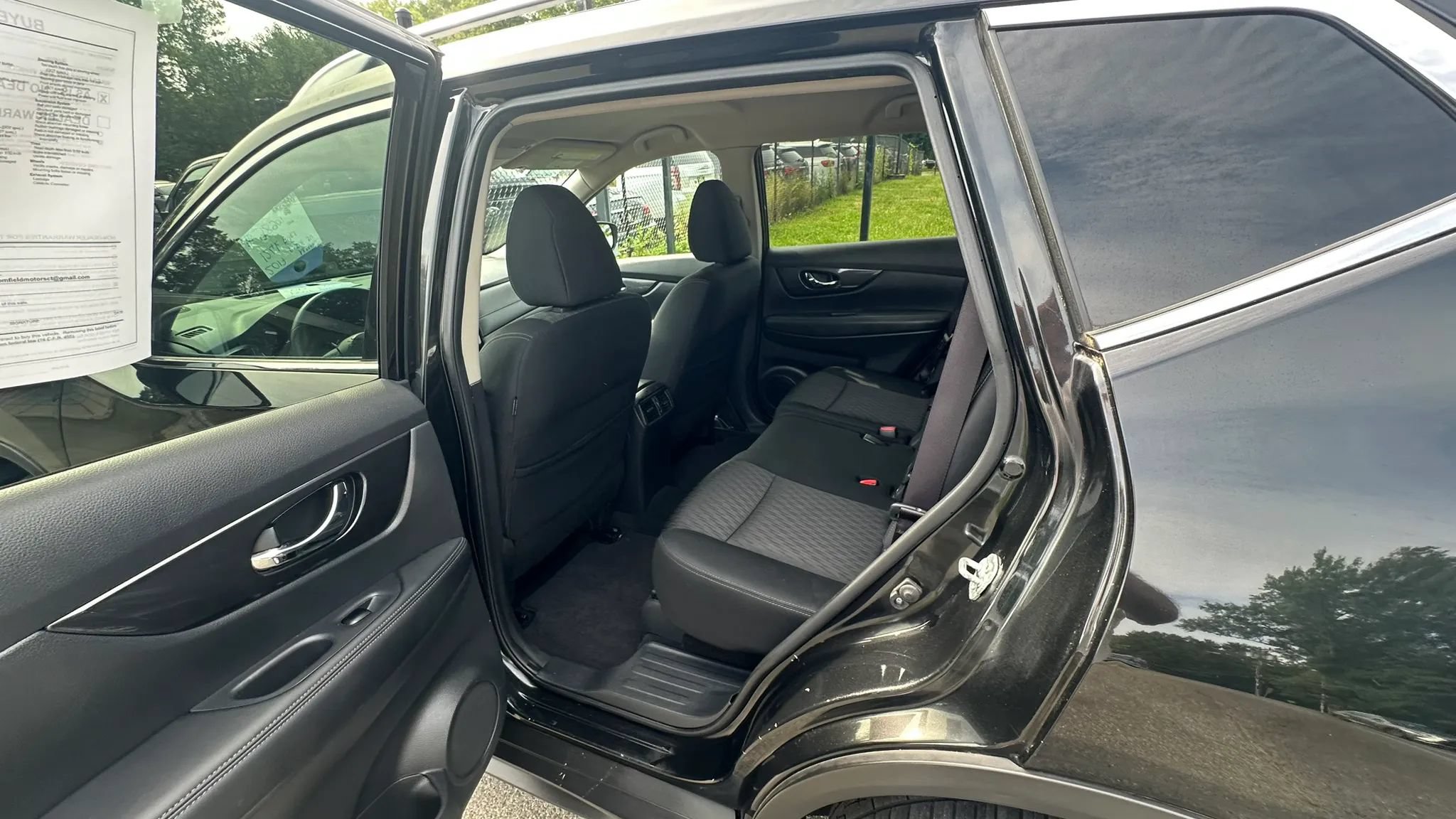 Used 2017 Nissan Rogue SV AWD/4WD image 20
