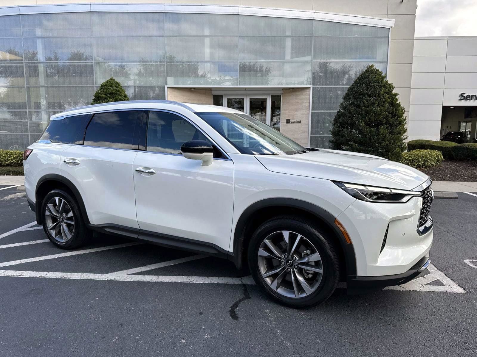 Used 2025 INFINITI QX60 Luxe image 1