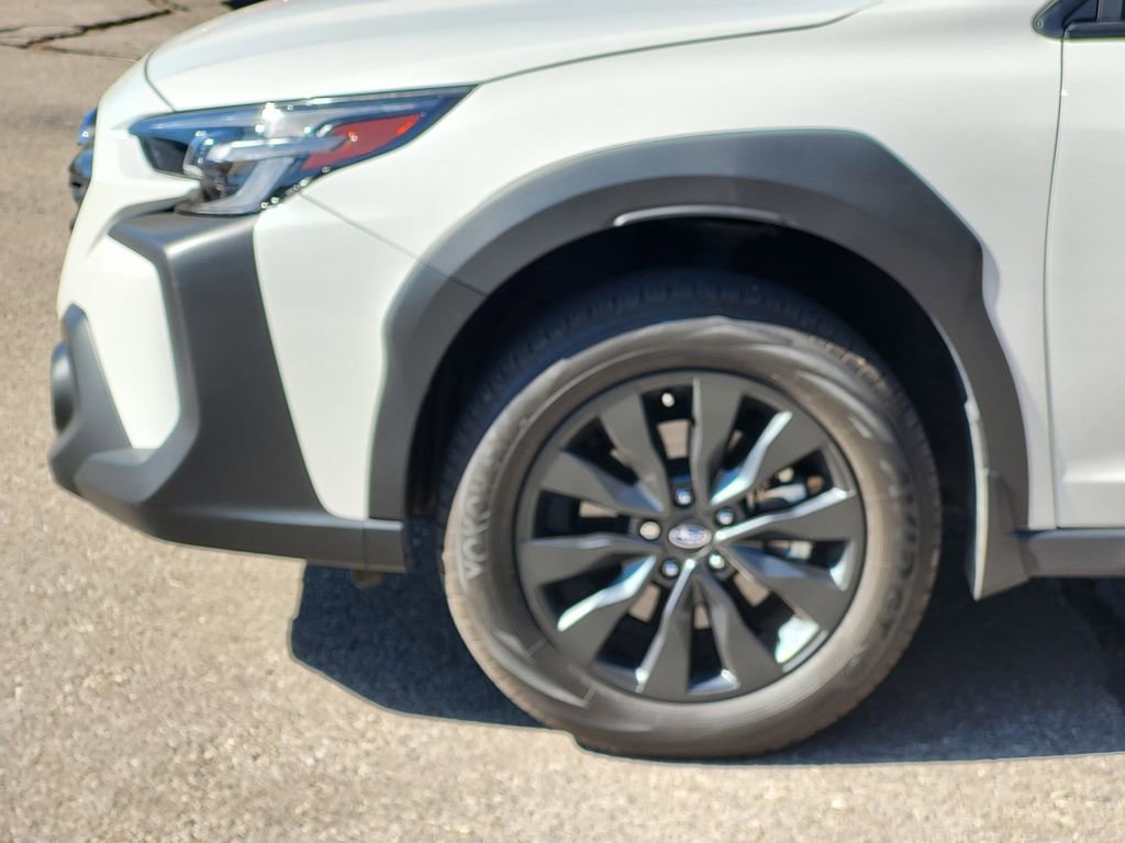 Used 2025 Subaru Outback Onyx Edition AWD/4WD image 8