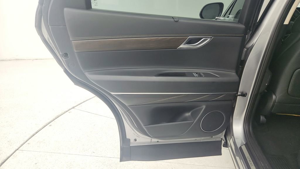 Used 2024 Genesis GV80 2.5T image 27