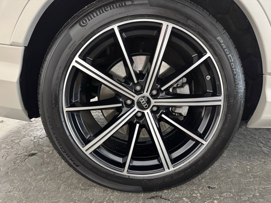 Used 2024 Audi Q7 3.0T Prestige image 30