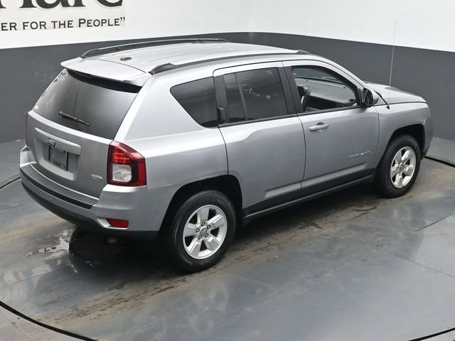 Used 2016 Jeep Compass Latitude image 39