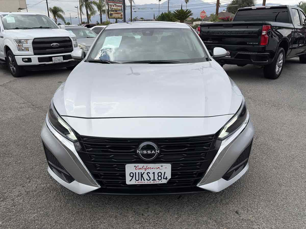 Used 2025 Nissan Altima 2.5 SV w/ SV Special Edition Package FWD image 5