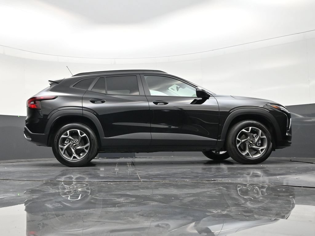 Used 2025 Chevrolet Trax LT w/ Driver Confidence Package FWD image 22