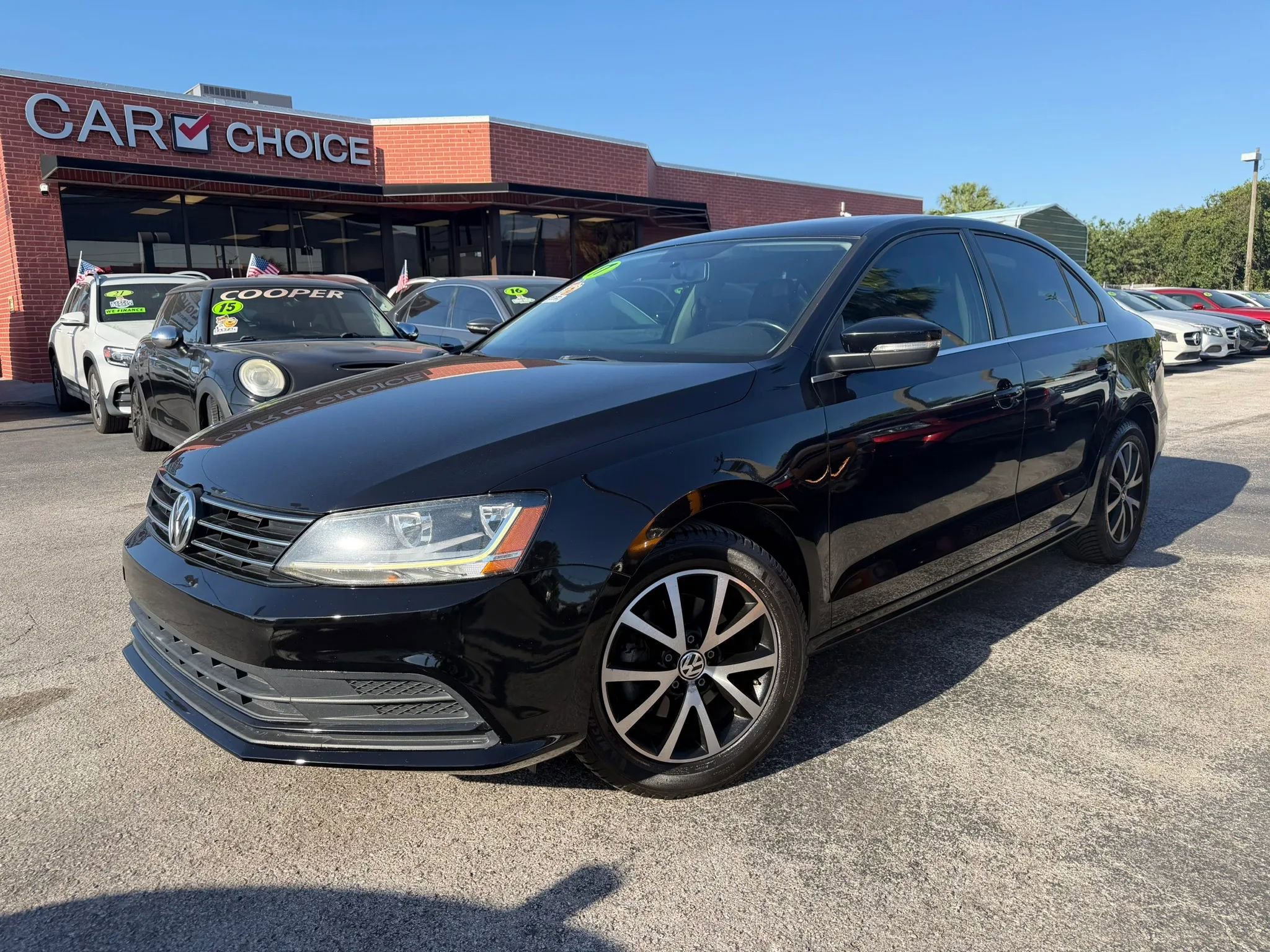 Used 2017 Volkswagen Jetta SE FWD image 1
