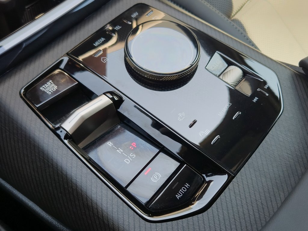 Used 2025 BMW X3 xDrive30i w/ Convenience Package image 15