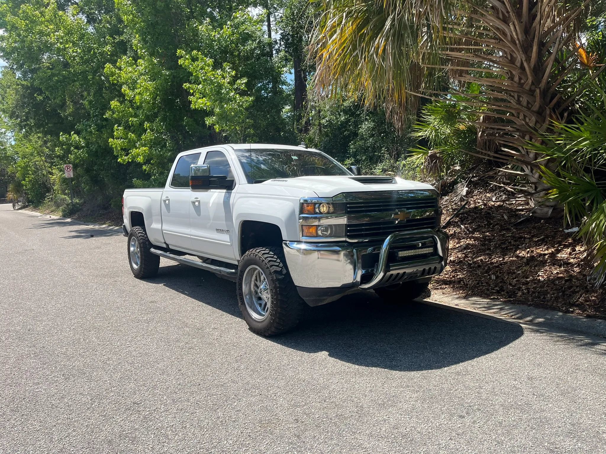 Used 2017 Chevrolet Silverado 2500 LT AWD/4WD image 5