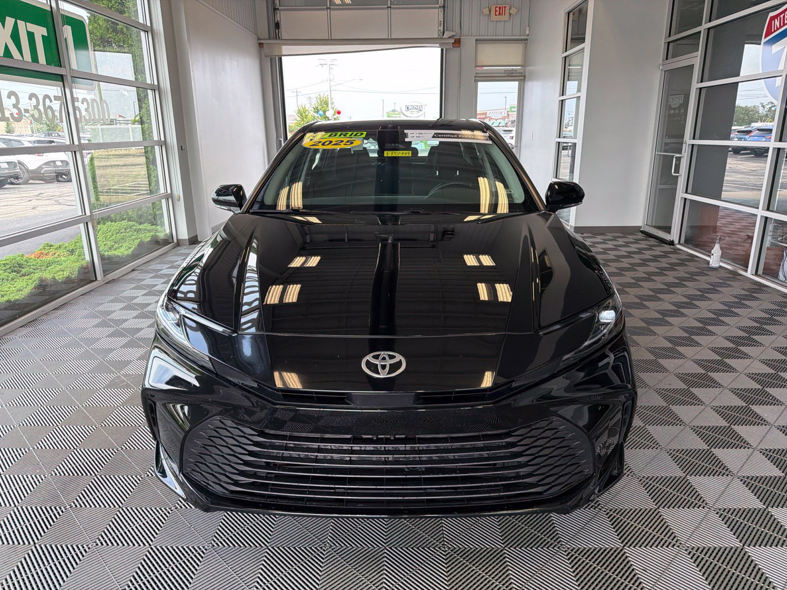 Used 2025 Toyota Camry LE FWD image 2