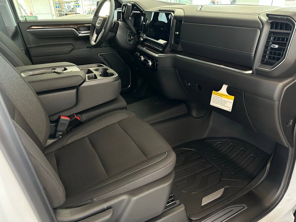 New 2026 GMC Sierra 1500 SLE image 15