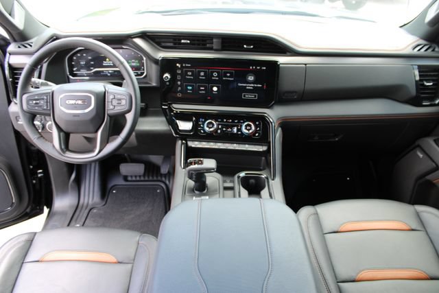 Used 2025 GMC Sierra 1500 AT4 w/ AT4 Premium Package AWD/4WD image 17