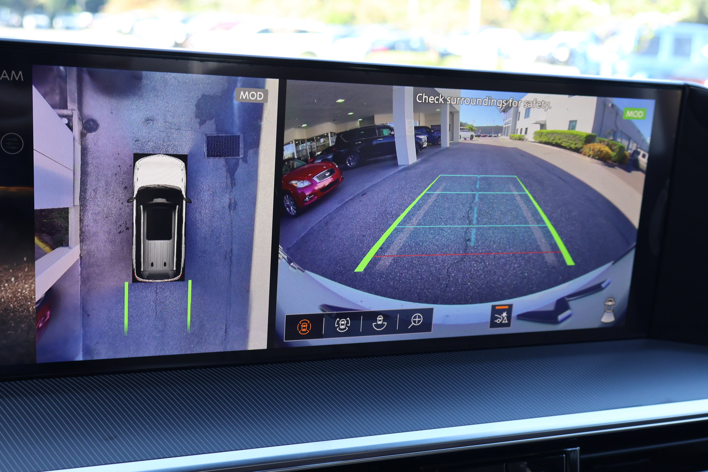 New 2026 INFINITI QX80 Luxe image 28