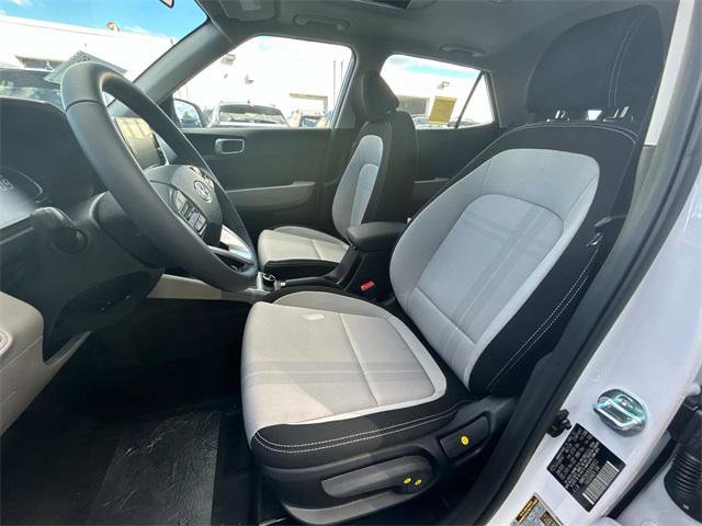 New 2025 Hyundai Venue SEL image 8