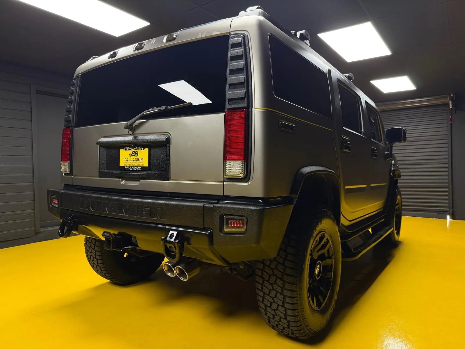 Used 2005 HUMMER H2 w/ Preferred Equipment Group AWD/4WD image 6