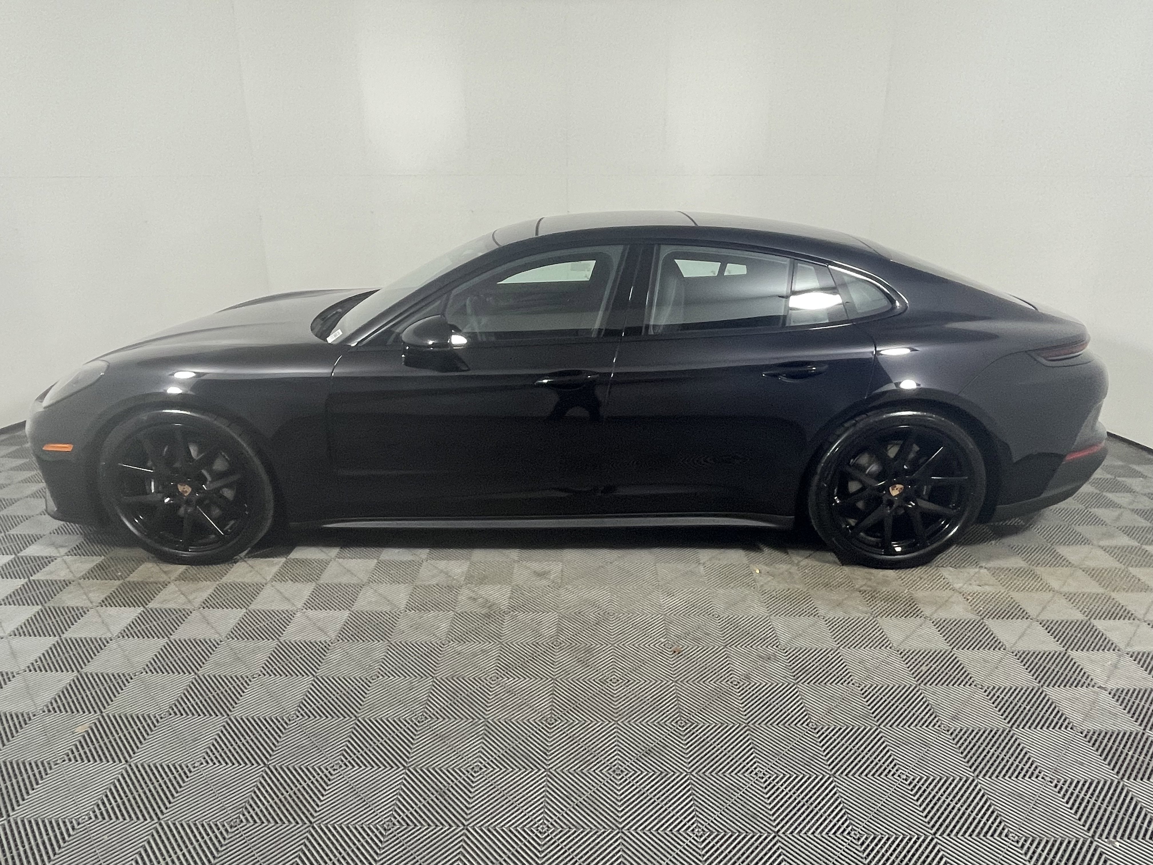 Certified 2026 Porsche Panamera image 2