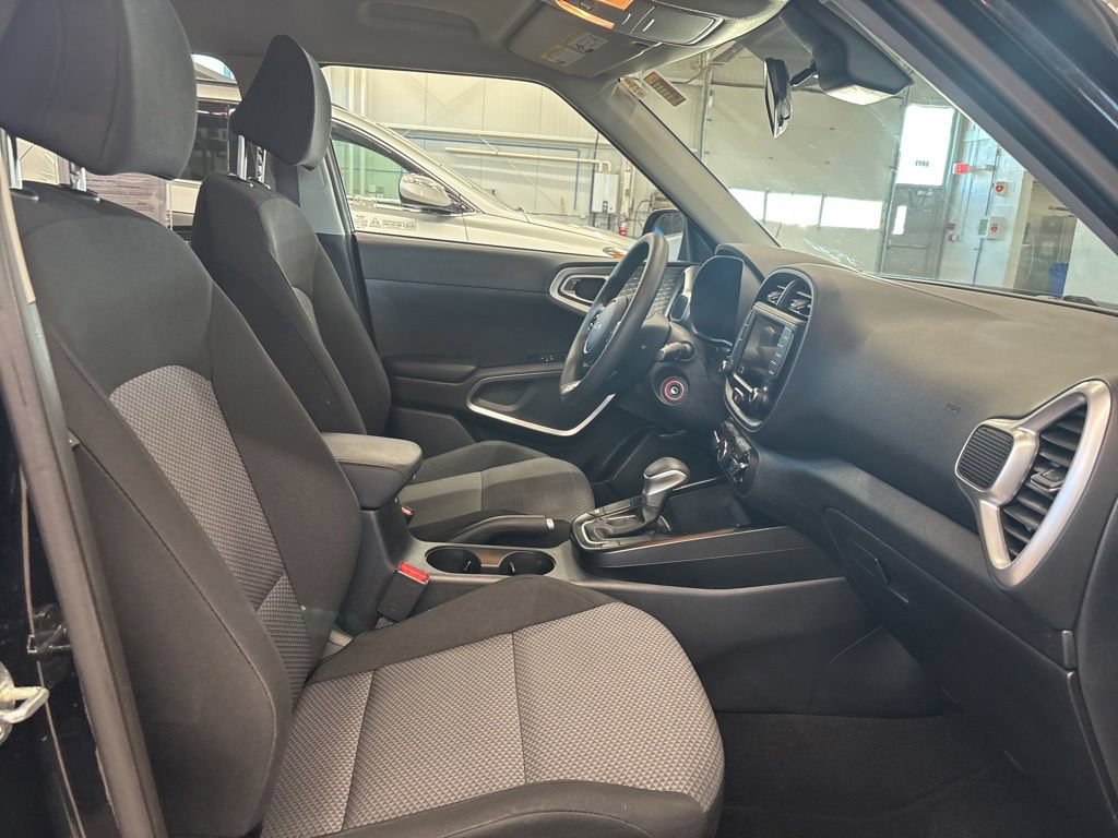 Certified 2022 Kia Soul LX w/ Technology Package FWD image 22