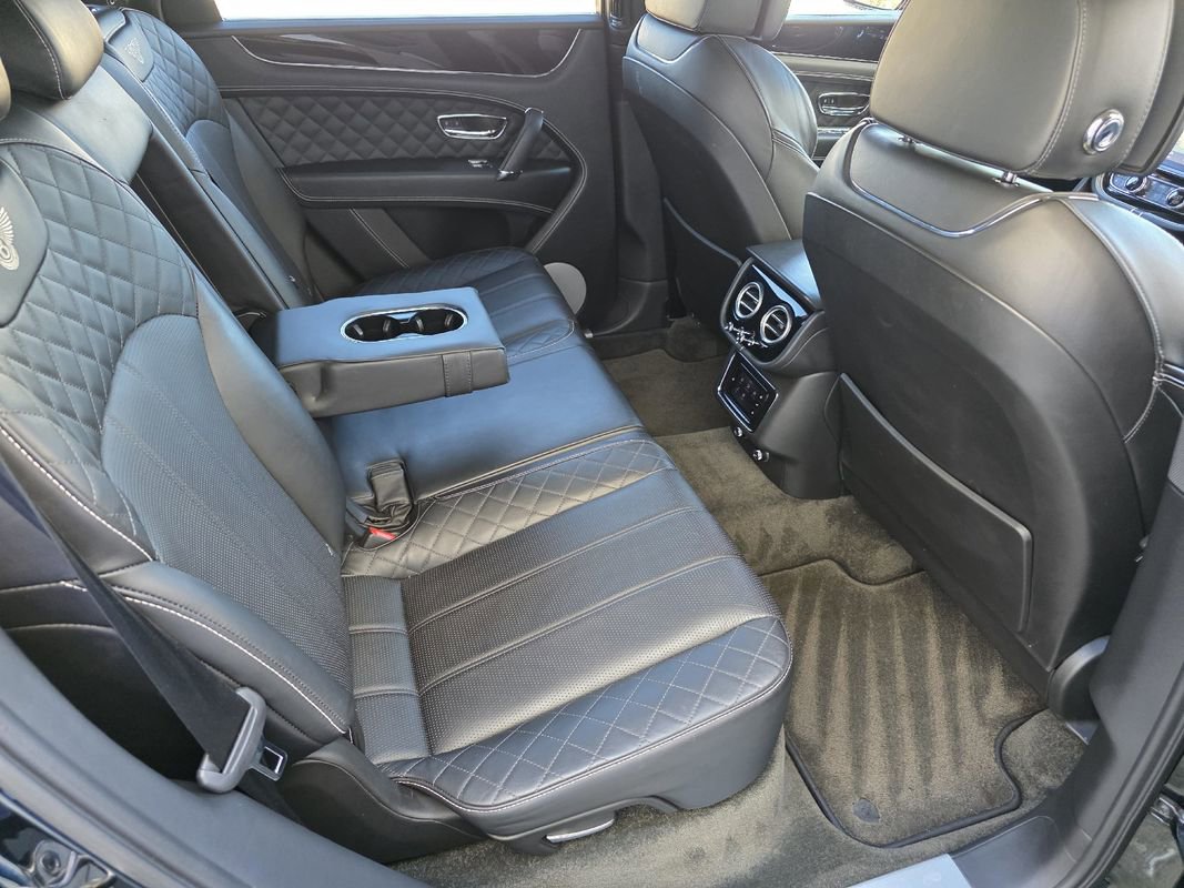 Used 2017 Bentley Bentayga image 26
