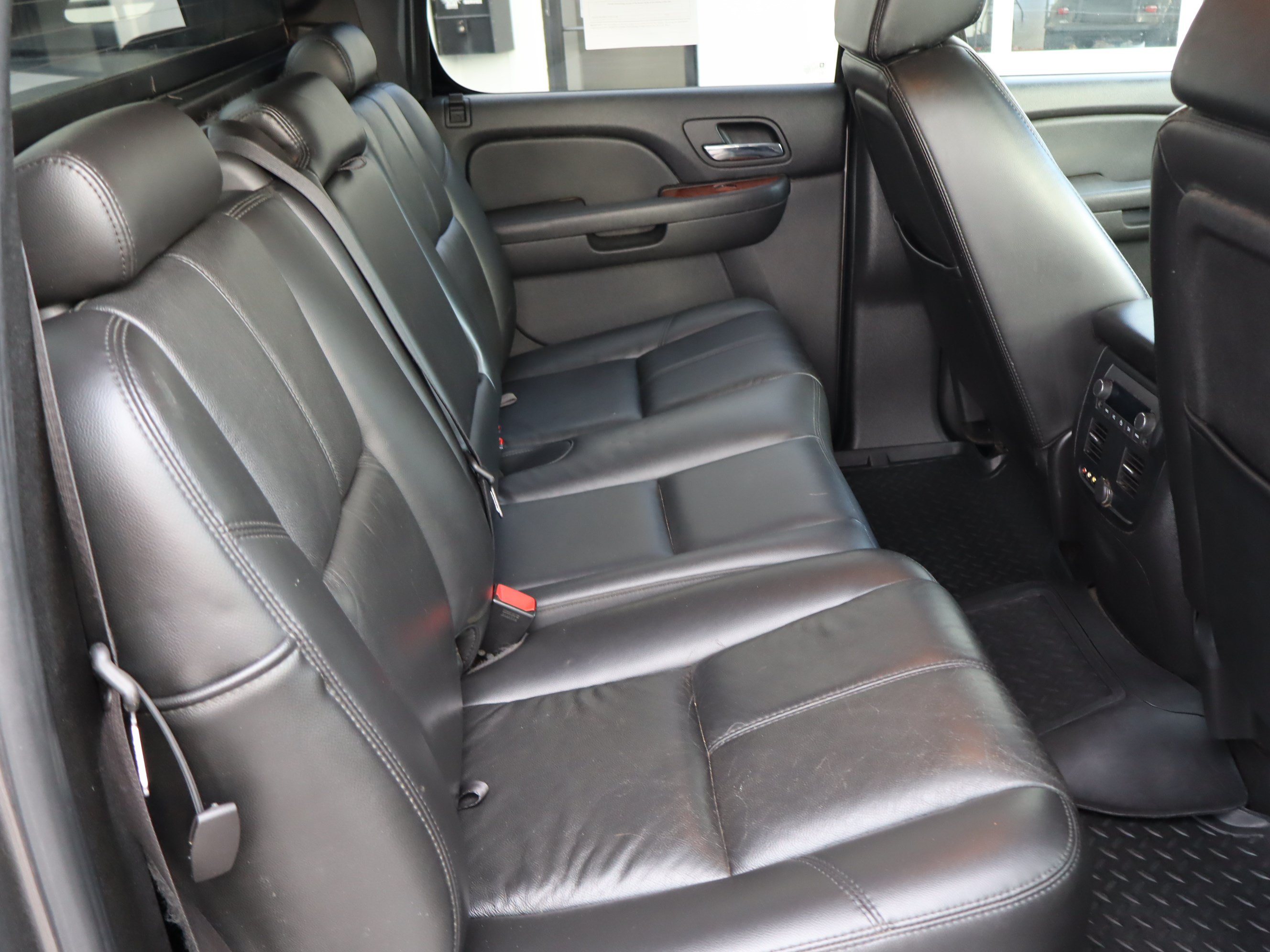 Used 2007 Chevrolet Avalanche LTZ w/ LTZ Preferred Equipment Group AWD/4WD image 35