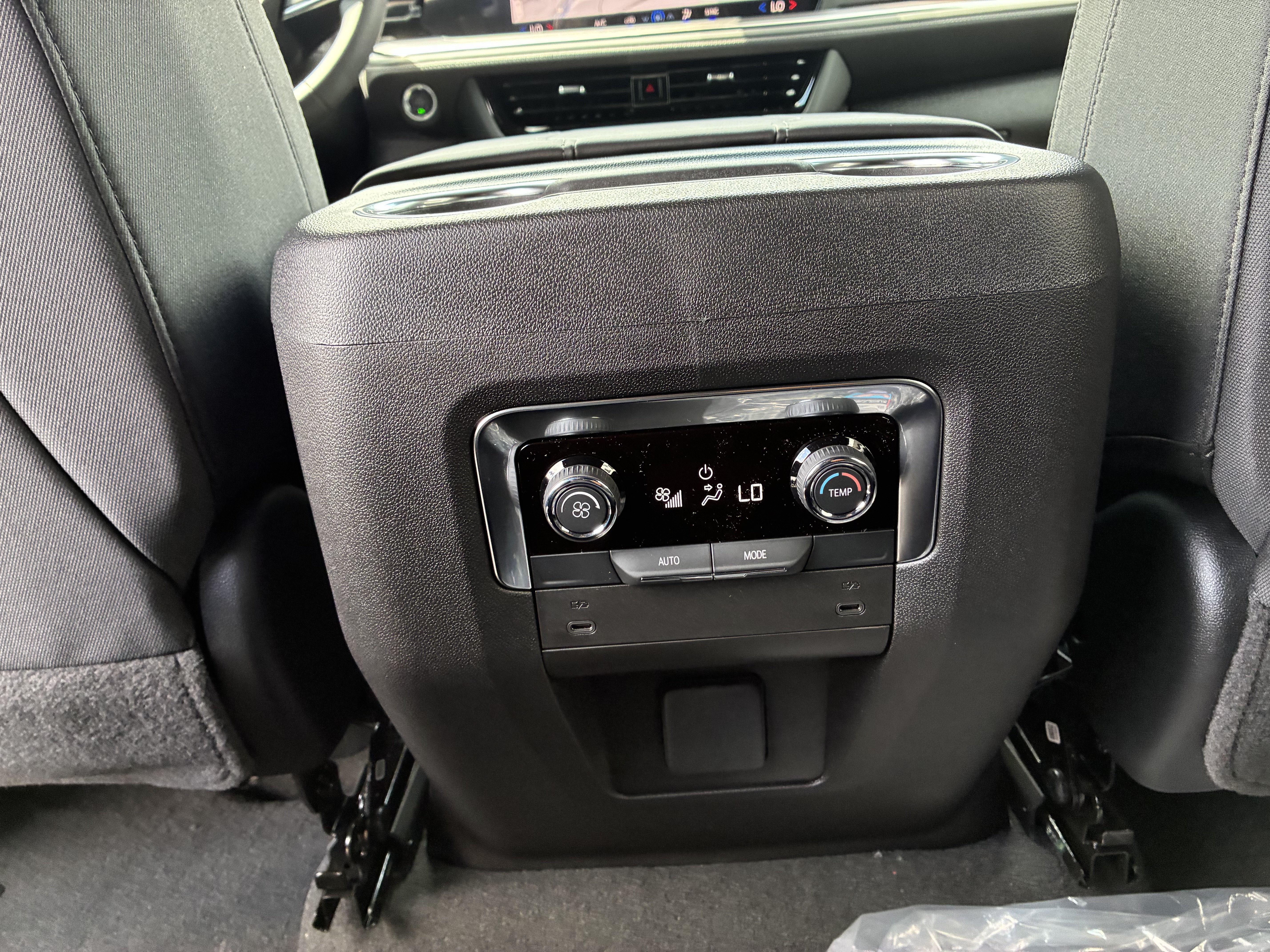 New 2026 Chevrolet Suburban LS w/ Max Trailering Package RWD image 16