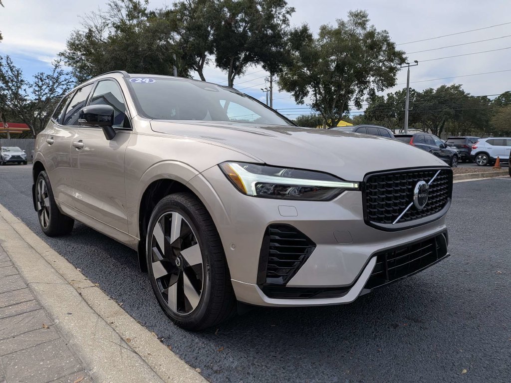 Certified 2024 Volvo XC60 T8 Ultimate w/ Climate Package AWD/4WD image 8
