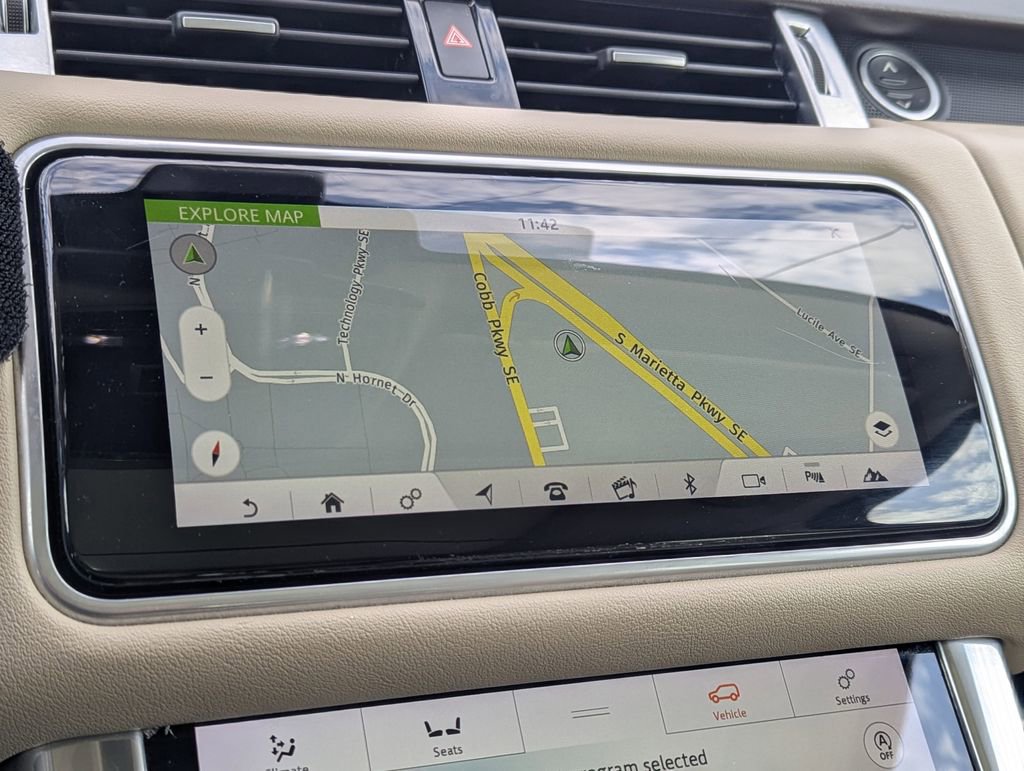 Used 2020 Land Rover Range Rover Sport HSE image 22