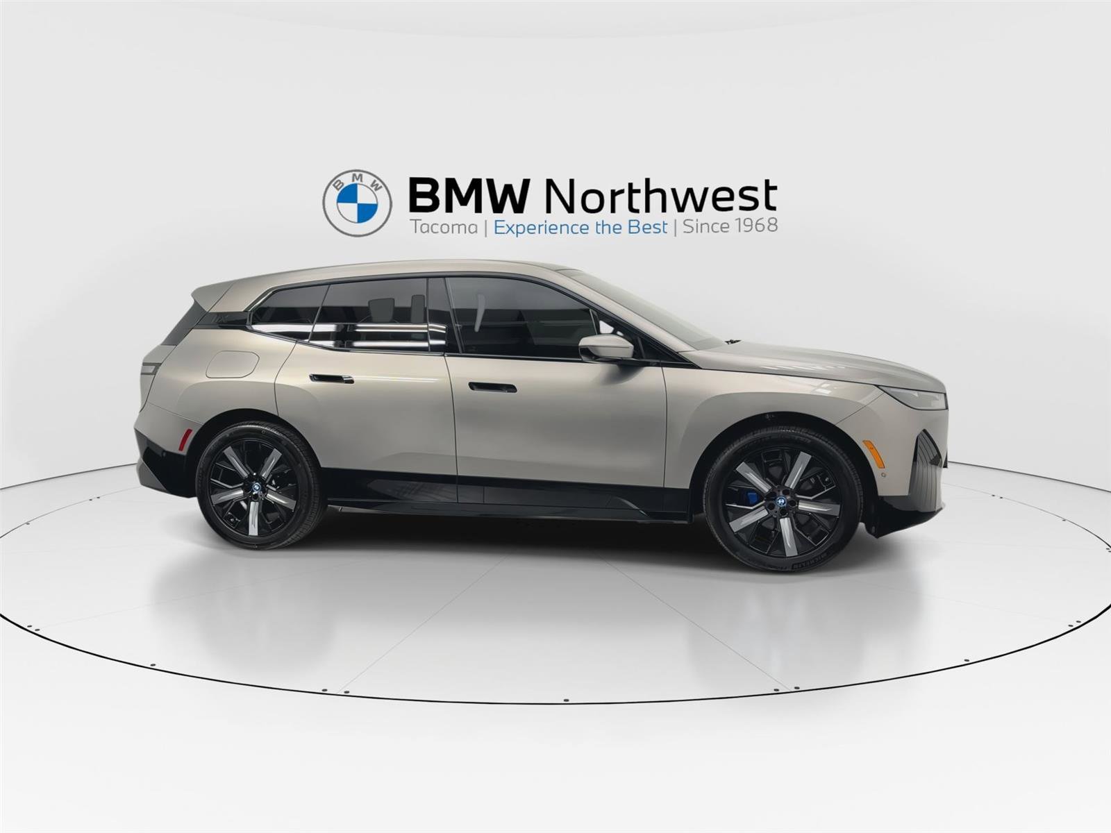Certified 2024 BMW iX xDrive50 w/ Premium Package AWD/4WD image 5