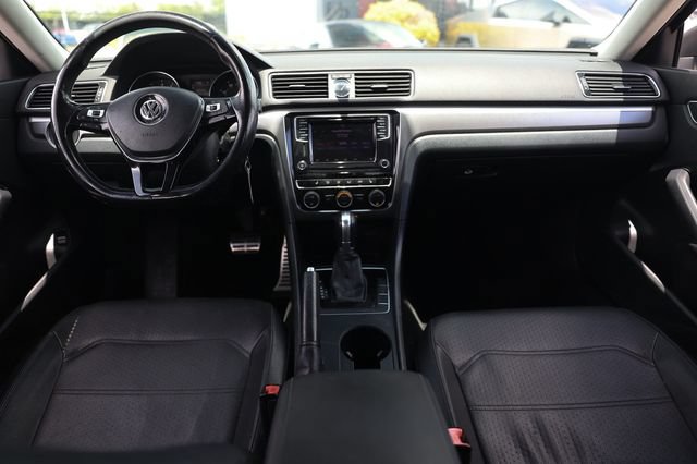 Used 2017 Volkswagen Passat 1.8T R-Line FWD image 25