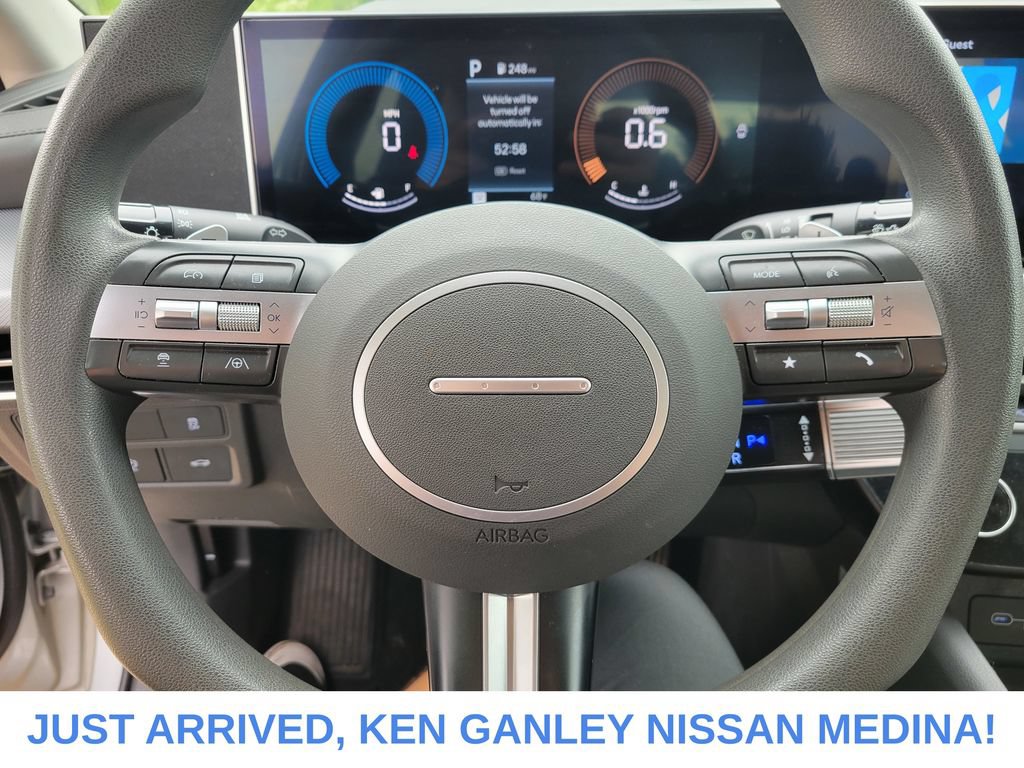 Used 2025 Hyundai Sonata SEL FWD image 12
