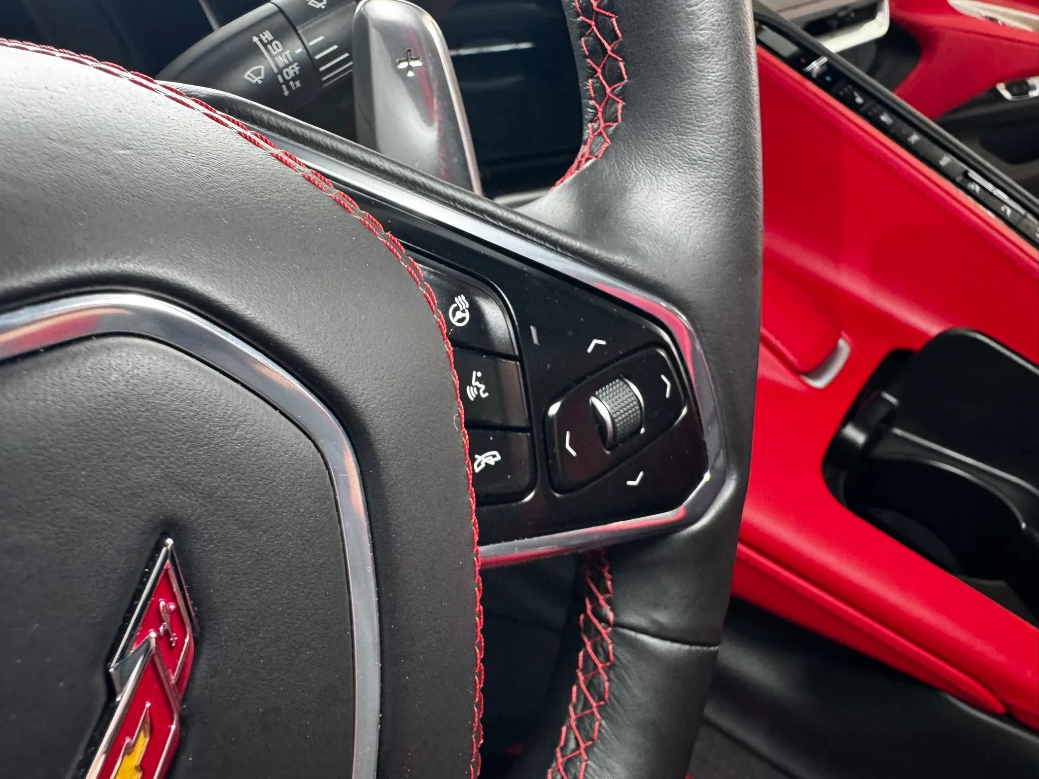 Used 2023 Chevrolet Corvette Stingray Premium Conv w/ Z51 Performance Package RWD image 32