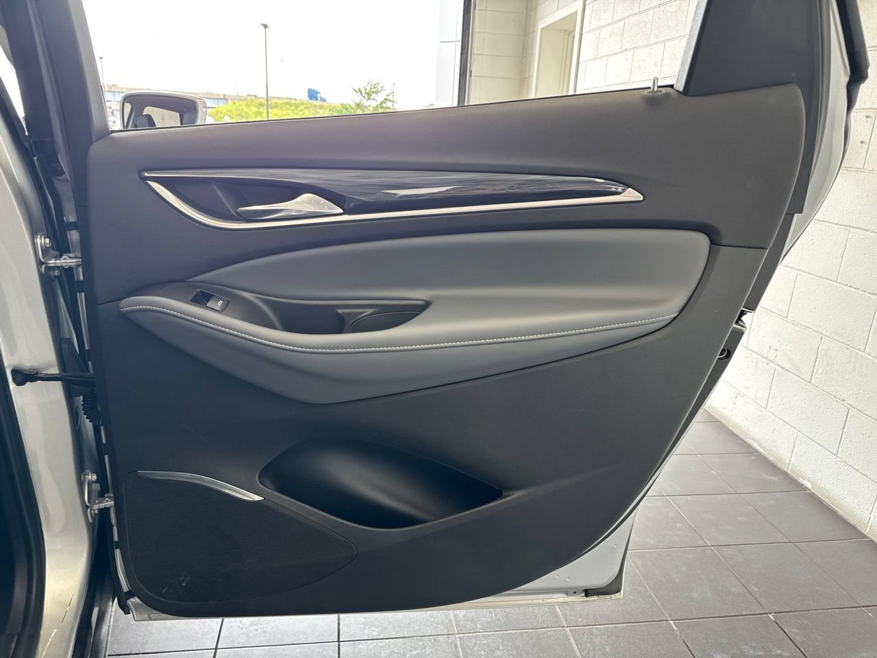 Used 2020 Buick Enclave Essence AWD/4WD image 50