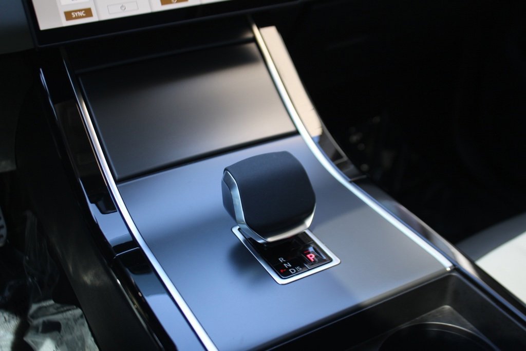 Used 2024 Land Rover Range Rover Evoque Dynamic SE image 17