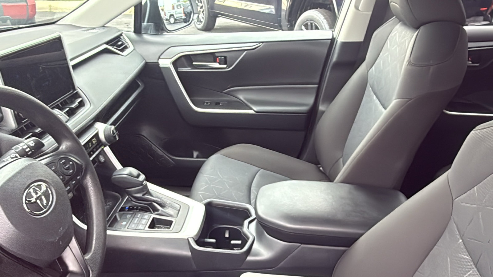 Certified 2025 Toyota RAV4 XLE AWD/4WD image 16