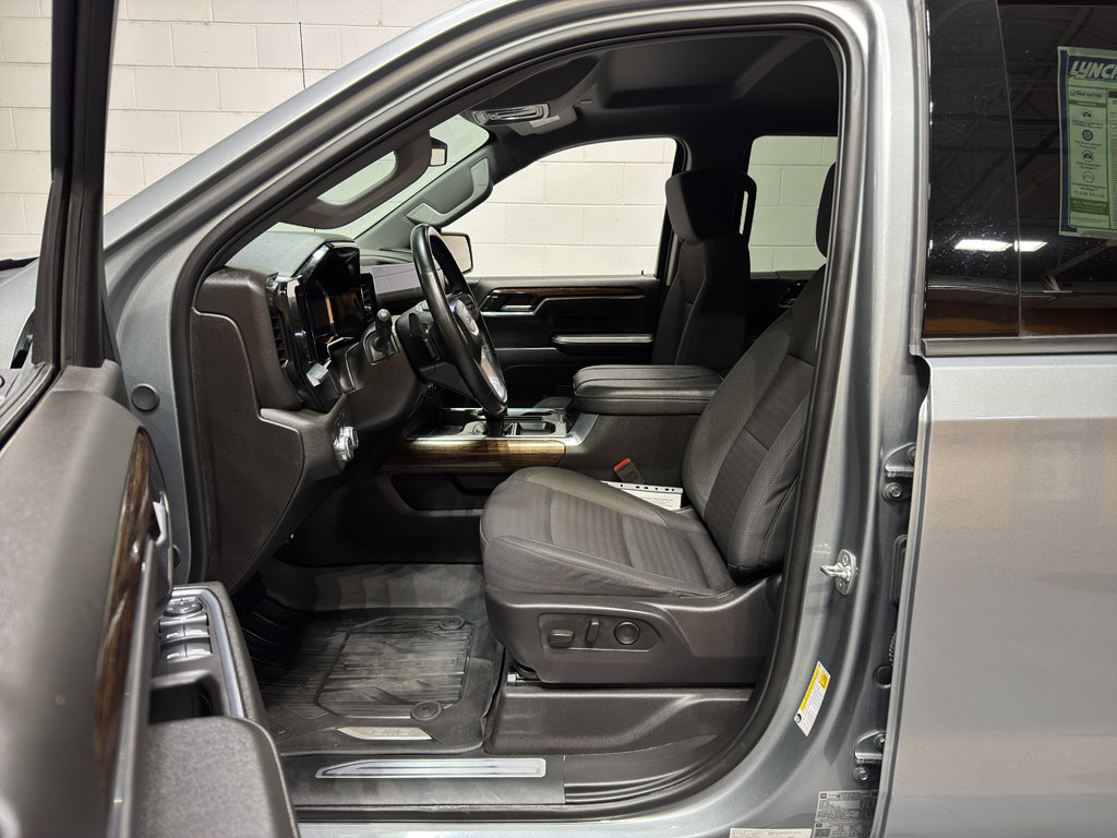 Used 2025 GMC Sierra 1500 Elevation w/ LPO, Elevation Black Package image 18