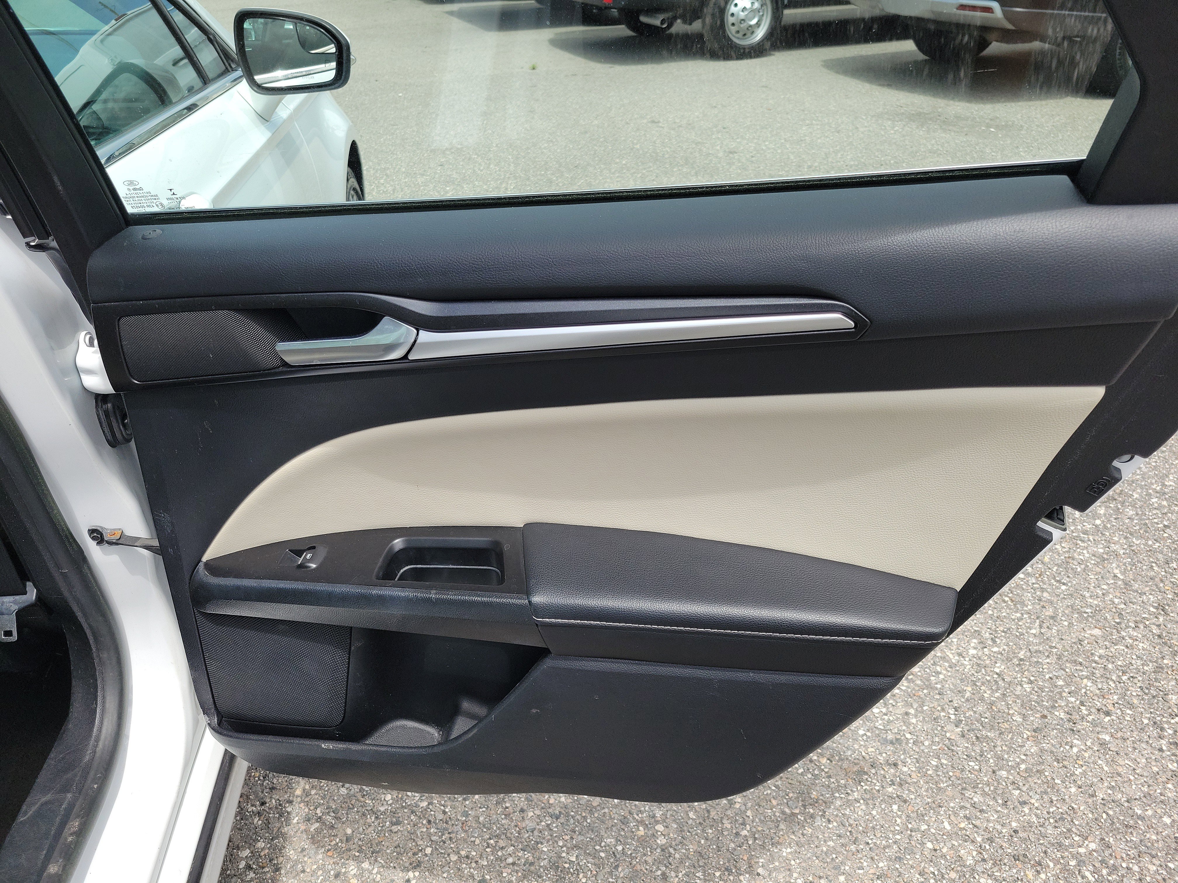 Used 2018 Ford Fusion Titanium image 25