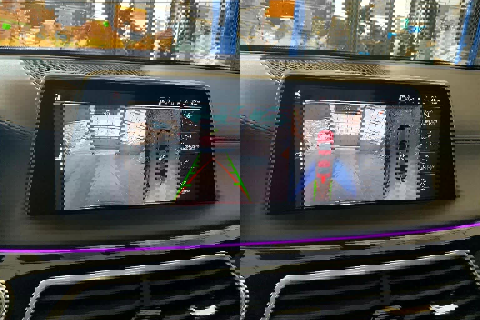 Used 2022 BMW ALPINA B7 xDrive w/ Luxury Rear Seating Package image 28