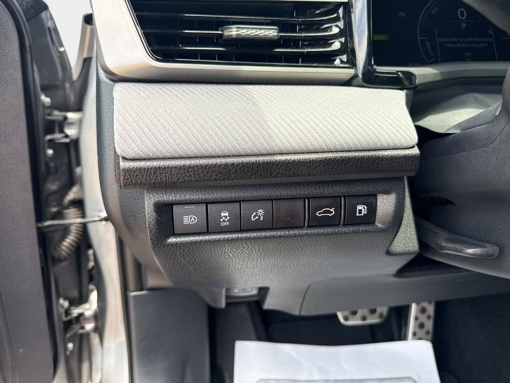 Used 2025 Toyota Camry SE FWD image 28