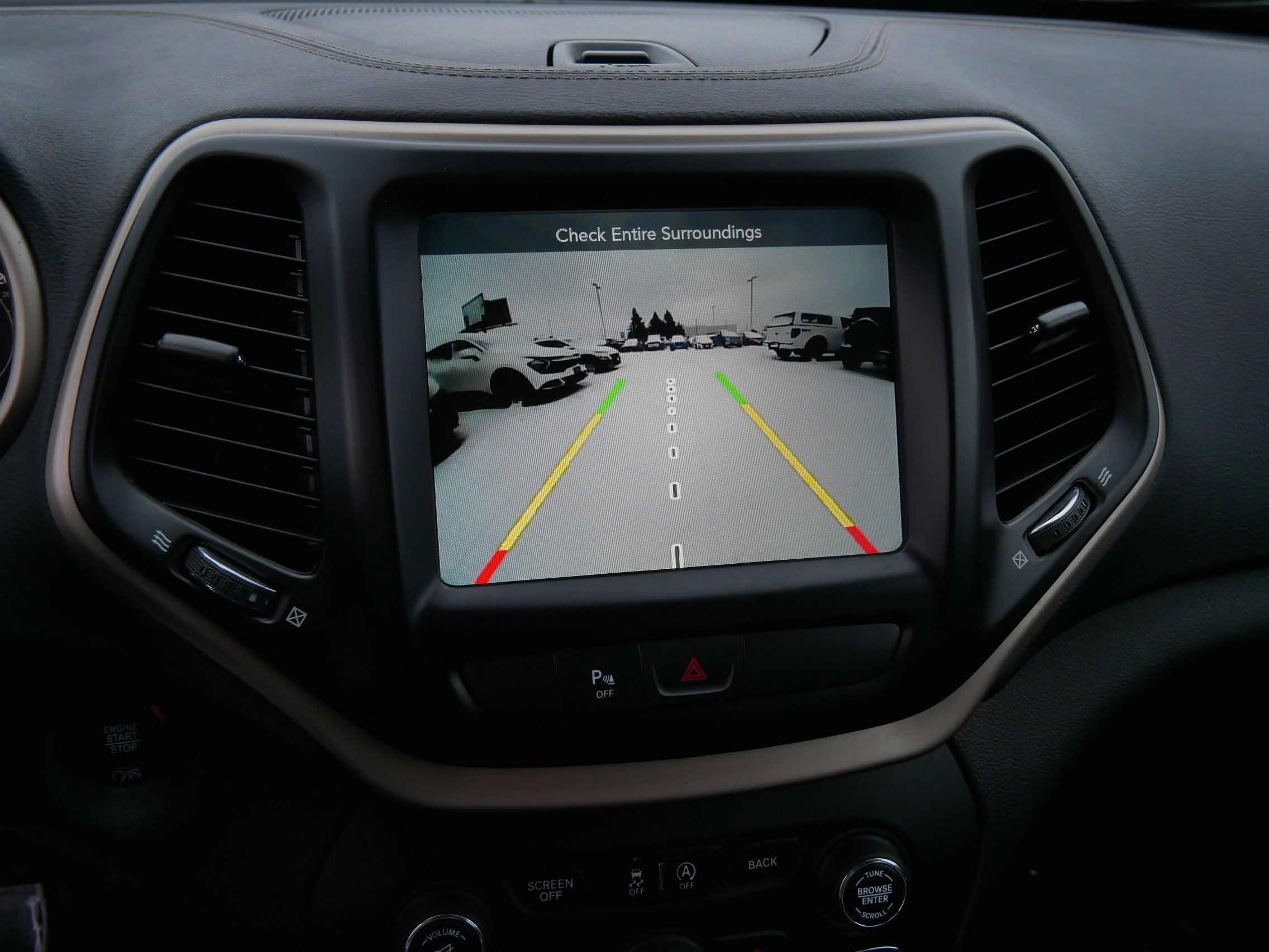 Used 2018 Jeep Cherokee Limited image 29