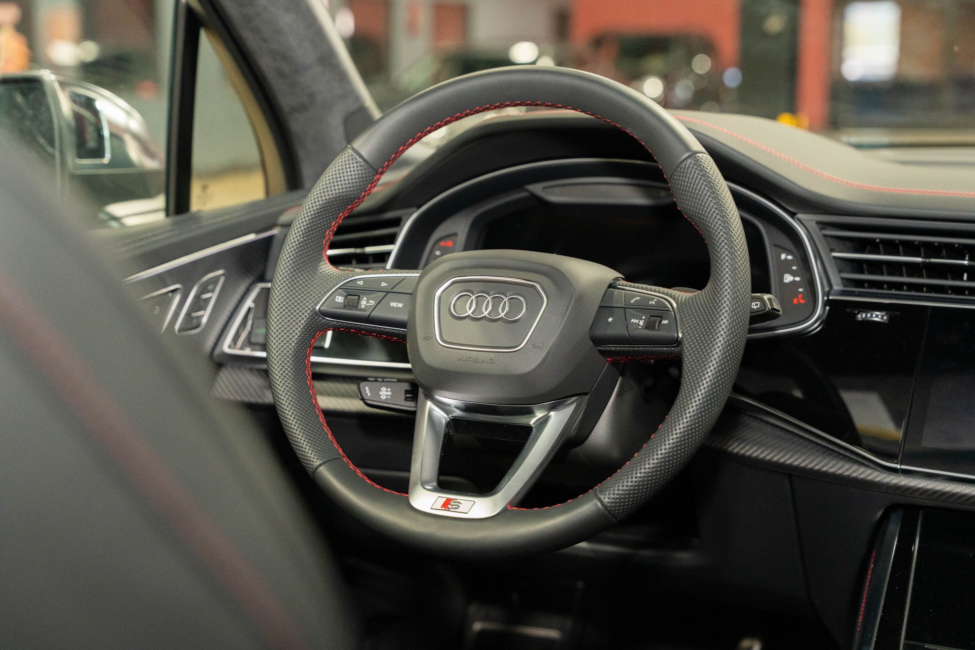 Used 2025 Audi SQ7 Prestige w/ Prestige Package AWD/4WD image 40