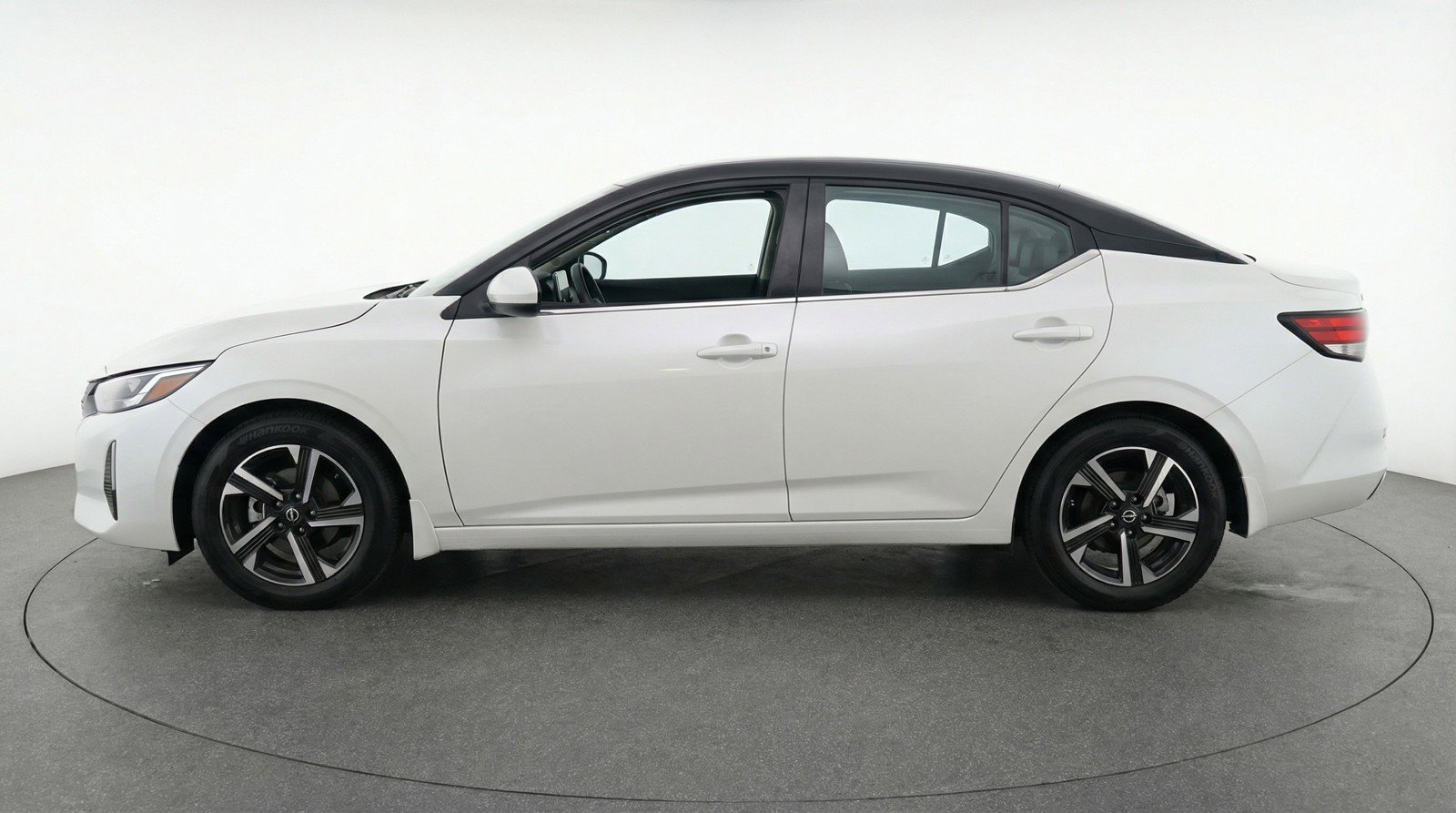 Used 2025 Nissan Sentra SV image 5