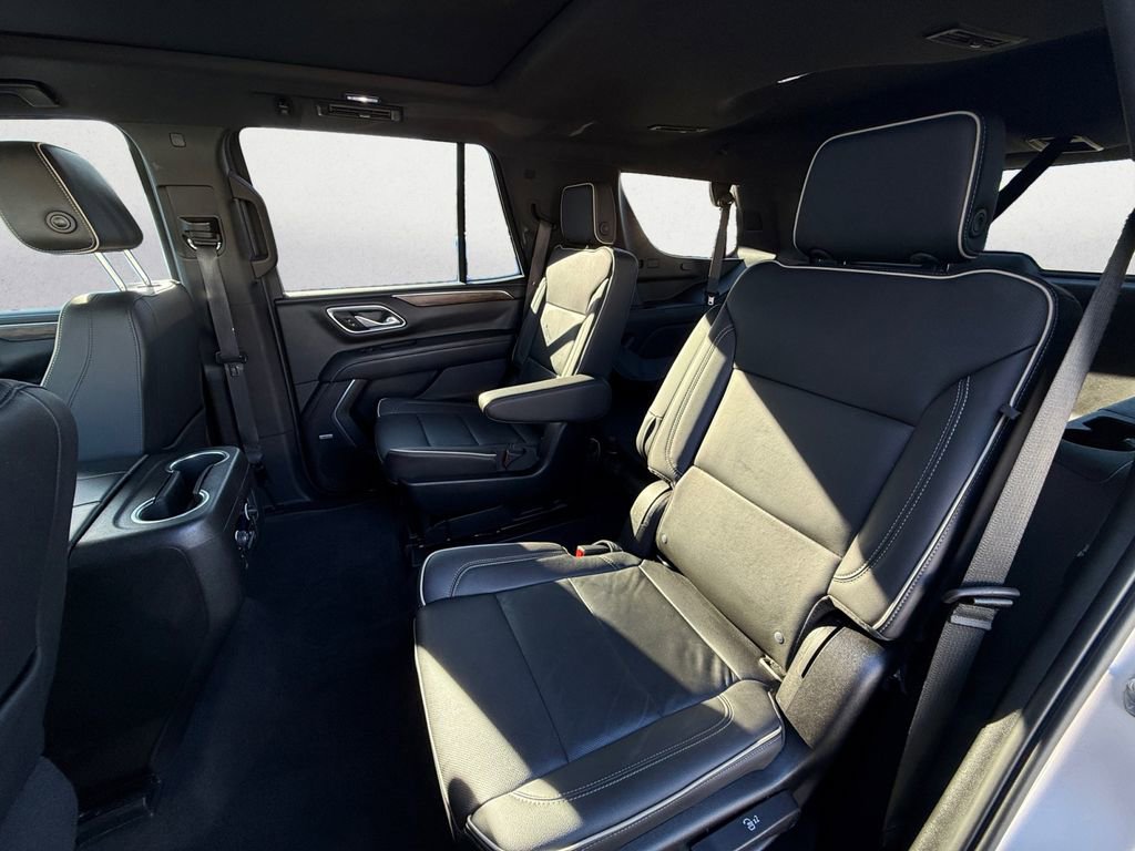 Used 2021 Chevrolet Tahoe Premier w/ Premium Package AWD/4WD image 11