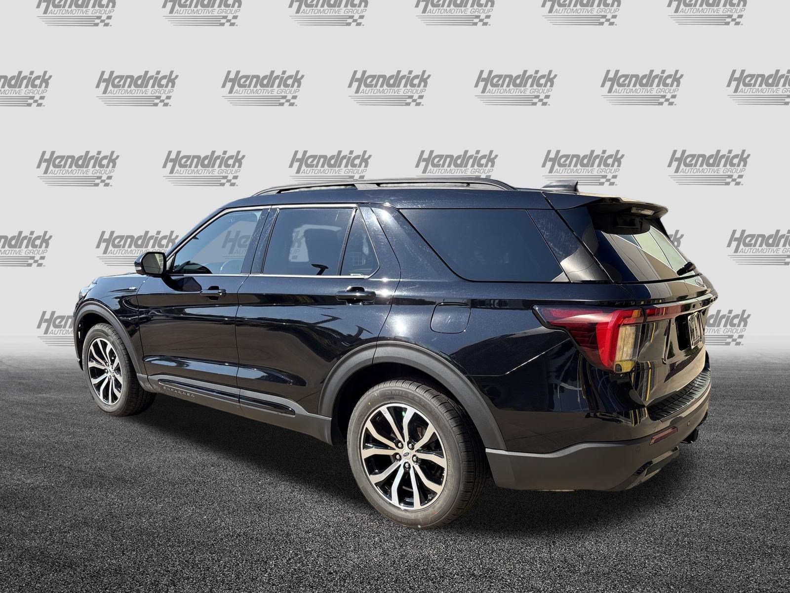 Used 2025 Ford Explorer ST-Line AWD/4WD image 8
