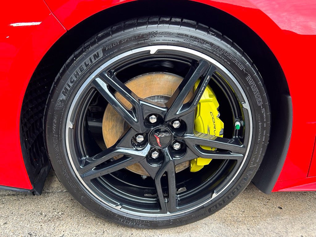 Used 2021 Chevrolet Corvette Stingray Premium Conv w/ Z51 Performance Package RWD image 21