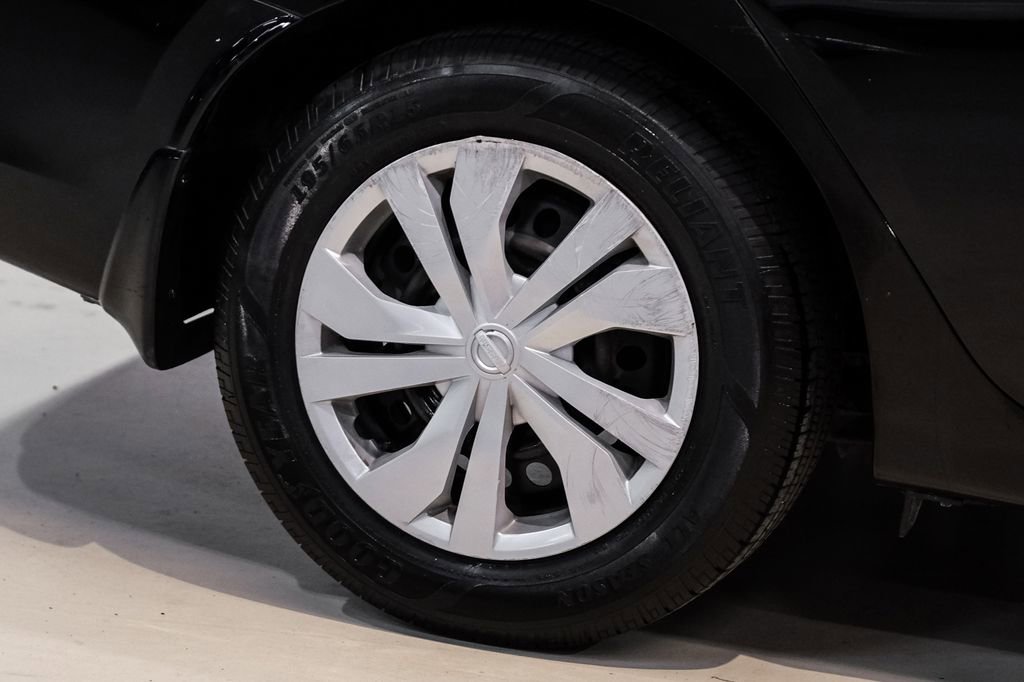 Used 2021 Nissan Versa S image 57