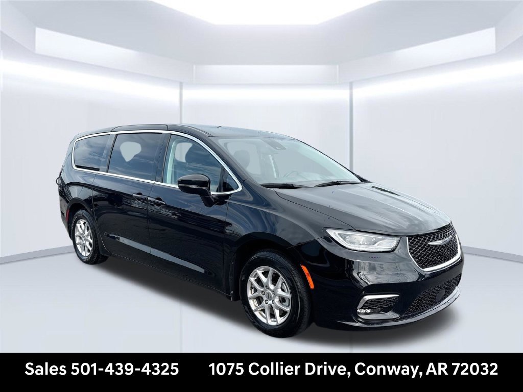 Used 2024 Chrysler Pacifica Touring-L