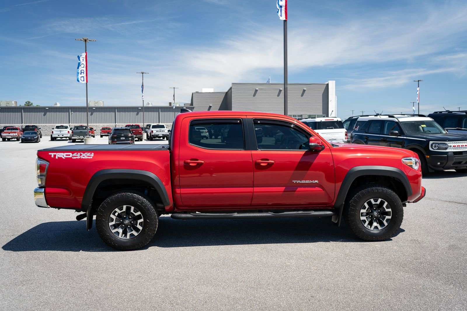 Used 2021 Toyota Tacoma TRD Off-Road AWD/4WD image 11