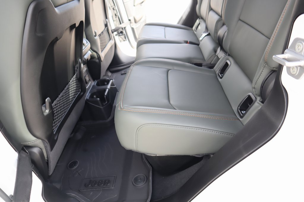 New 2026 Jeep Gladiator Mojave image 13