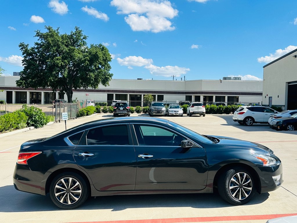 Used 2015 Nissan Altima 2.5 S FWD image 11