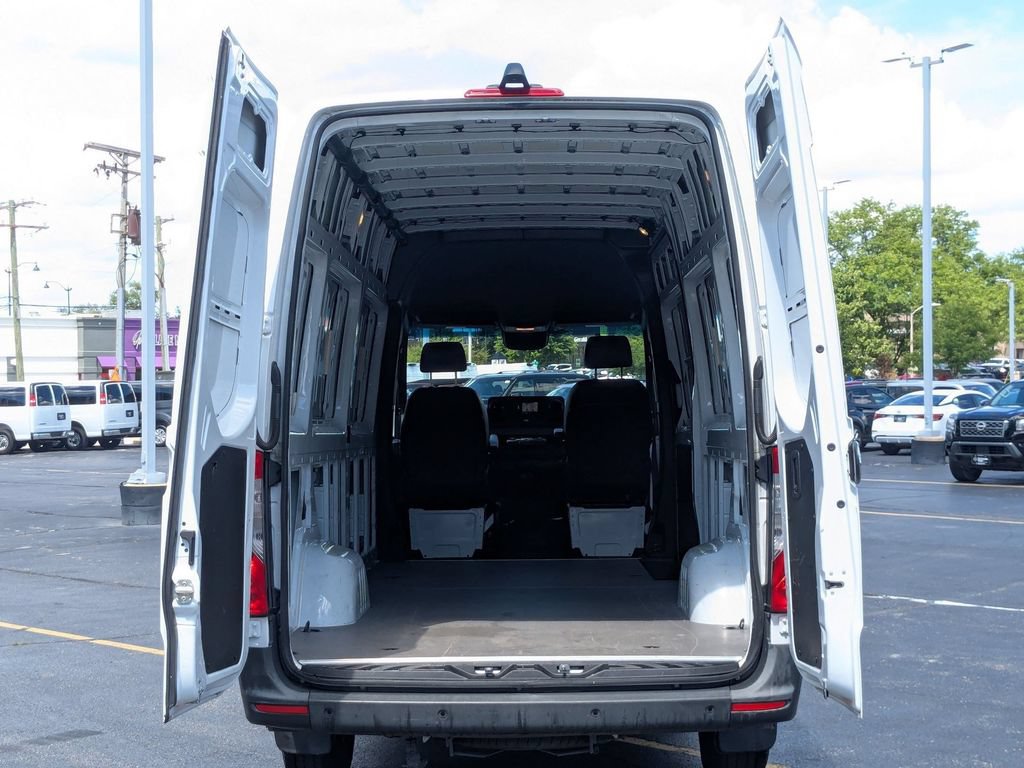 Used 2021 Mercedes-Benz Sprinter 2500 image 27