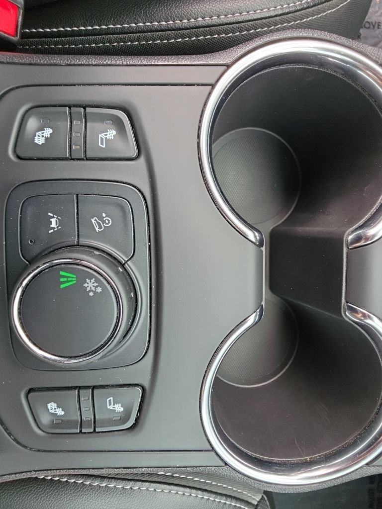 Used 2024 GMC Terrain SLT w/ Elevation Edition FWD image 31