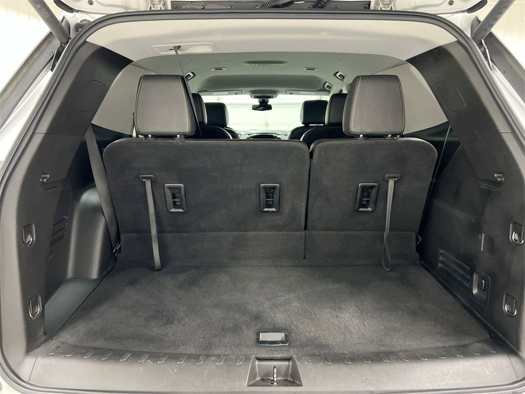 Used 2021 Chevrolet Traverse LT w/ LT Premium Package image 23
